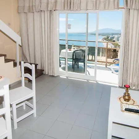 Skol 911a 1 Bedroom Duplex With Sea Views *